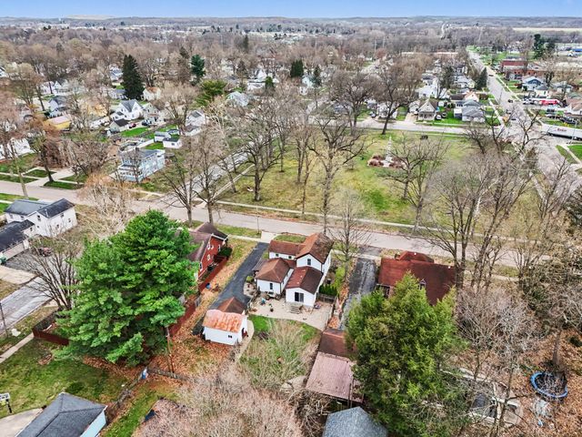 707 East Street, Three Rivers, MI 49093