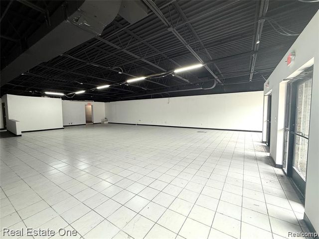 10425 W Warren Avenue, Dearborn, MI 48126