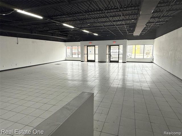 10425 W Warren Avenue, Dearborn, MI 48126