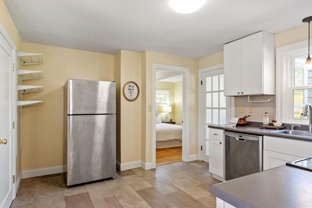 16 Lakeview Dr, Littleton, MA 01460