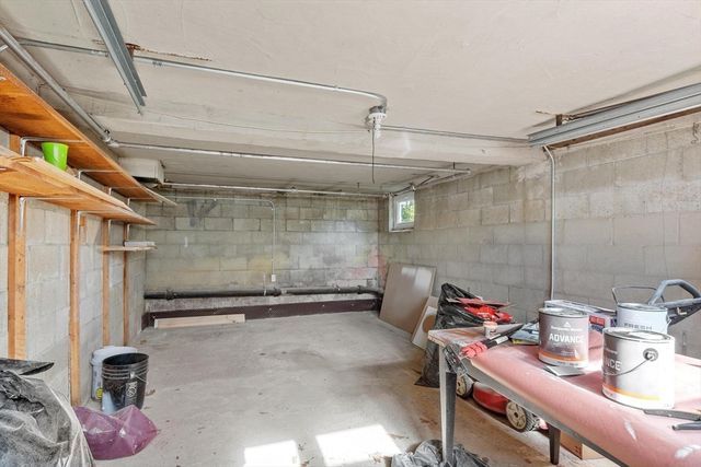 16 Lakeview Dr, Littleton, MA 01460