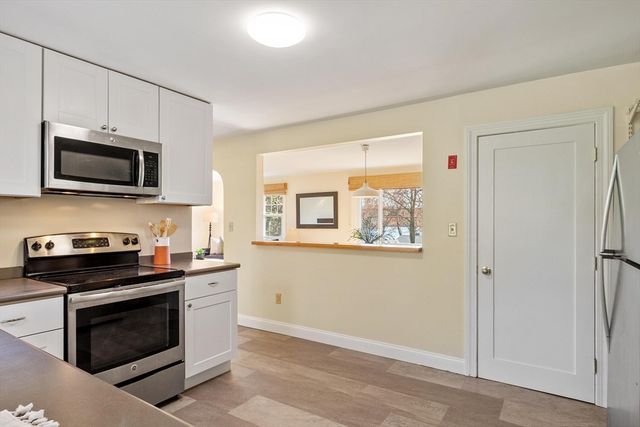 16 Lakeview Dr, Littleton, MA 01460