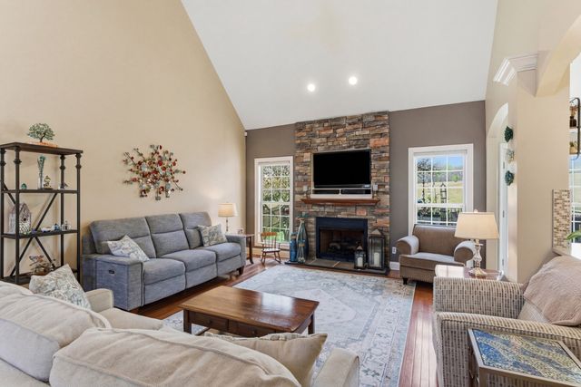 3652 Prestwicke Pl, Adams, TN 37010