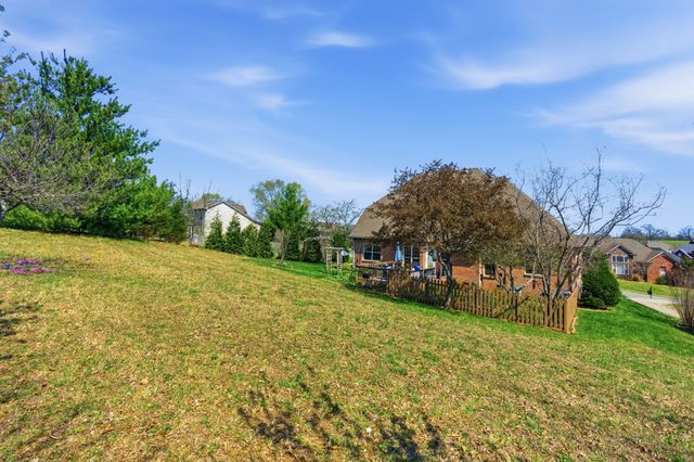 3652 Prestwicke Pl, Adams, TN 37010