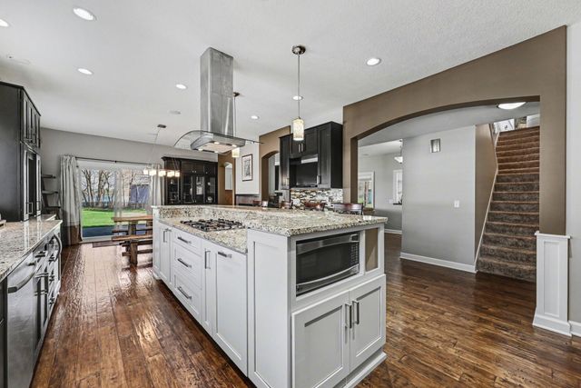 100 Peninsula Road, Medicine Lake, MN 55441