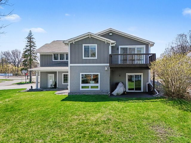 100 Peninsula Road, Medicine Lake, MN 55441