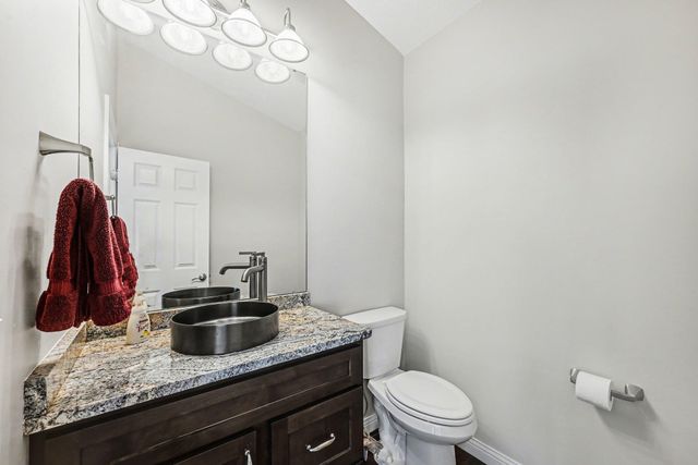 100 Peninsula Road, Medicine Lake, MN 55441