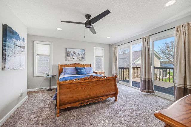 100 Peninsula Road, Medicine Lake, MN 55441