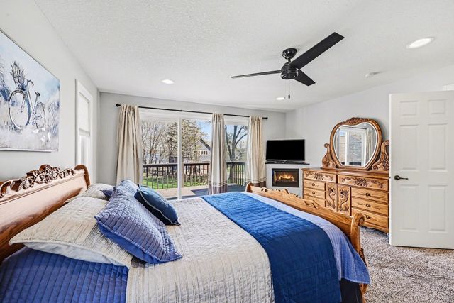 100 Peninsula Road, Medicine Lake, MN 55441