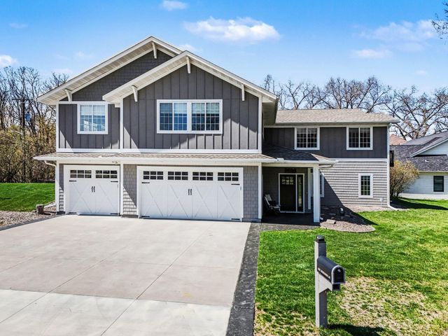 100 Peninsula Road, Medicine Lake, MN 55441