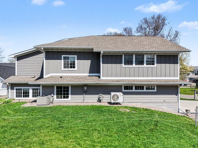 100 Peninsula Road, Medicine Lake, MN 55441