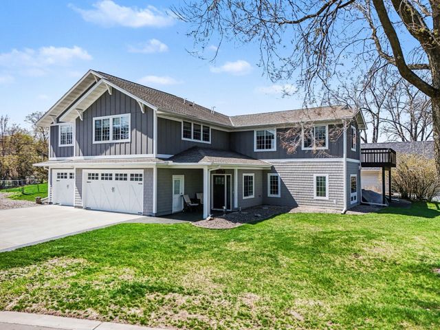 100 Peninsula Road, Medicine Lake, MN 55441