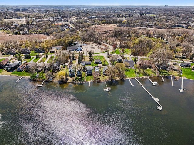 100 Peninsula Road, Medicine Lake, MN 55441