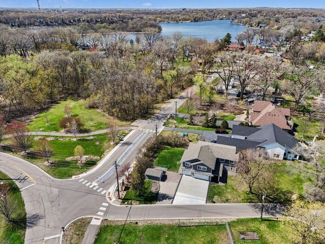 100 Peninsula Road, Medicine Lake, MN 55441