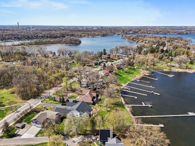 100 Peninsula Road, Medicine Lake, MN 55441