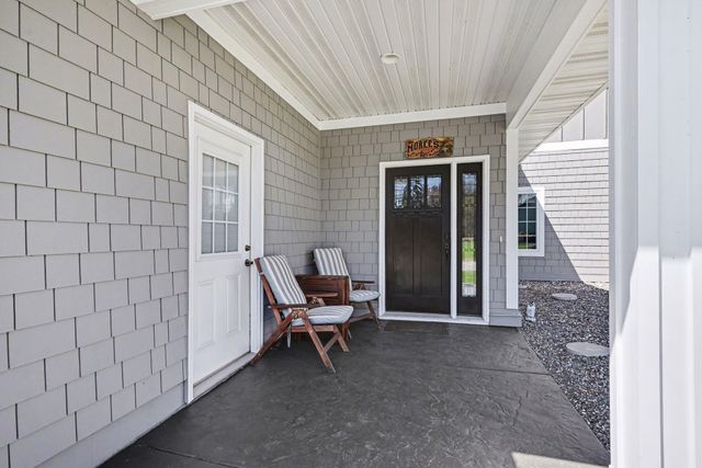 100 Peninsula Road, Medicine Lake, MN 55441