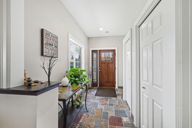 100 Peninsula Road, Medicine Lake, MN 55441