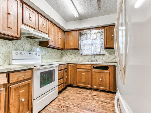 901 Richmond Street, Yukon, OK 73099