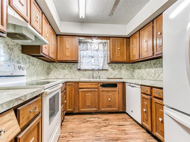 901 Richmond Street, Yukon, OK 73099