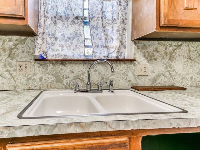 901 Richmond Street, Yukon, OK 73099