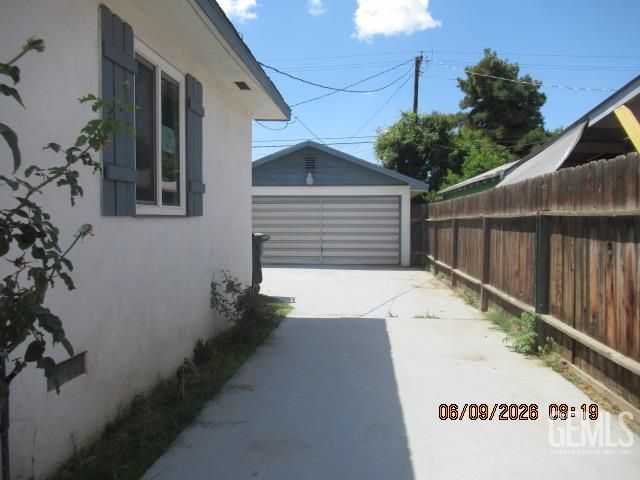 421 Wilson Avenue, Bakersfield, CA 93308