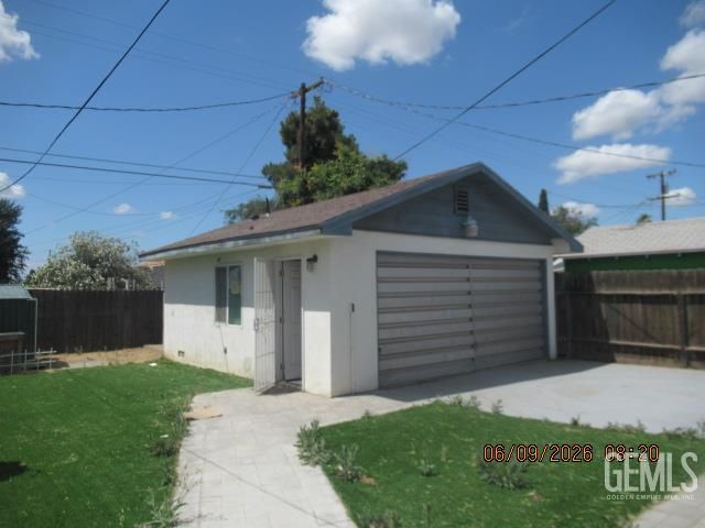 421 Wilson Avenue, Bakersfield, CA 93308