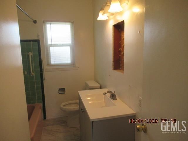421 Wilson Avenue, Bakersfield, CA 93308