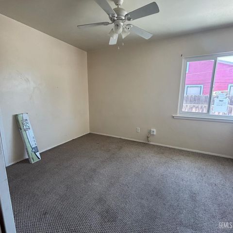 421 Wilson Avenue, Bakersfield, CA 93308