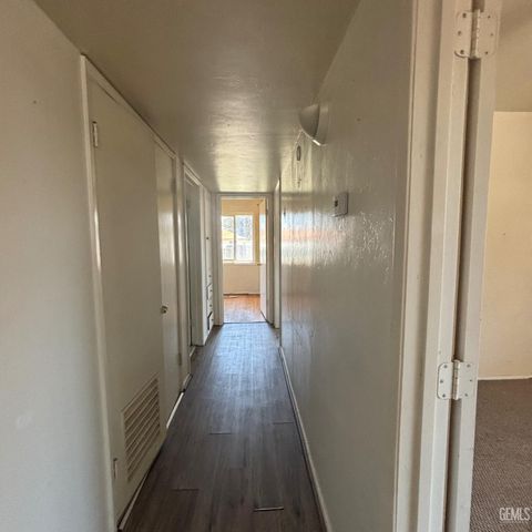 421 Wilson Avenue, Bakersfield, CA 93308