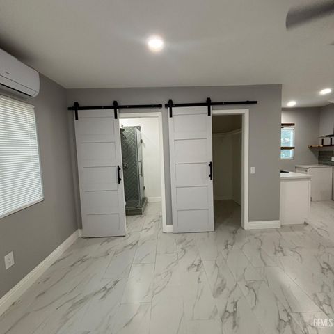 421 Wilson Avenue, Bakersfield, CA 93308