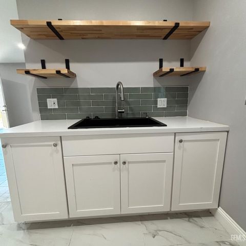 421 Wilson Avenue, Bakersfield, CA 93308