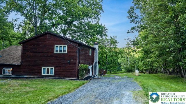1247 Stony Hollow Circle, Pike, PA 18302