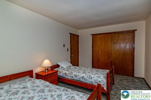 1247 Stony Hollow Circle, Pike, PA 18302