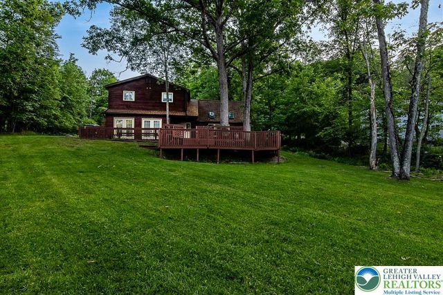 1247 Stony Hollow Circle, Pike, PA 18302