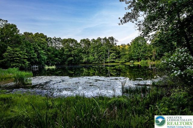 1247 Stony Hollow Circle, Pike, PA 18302