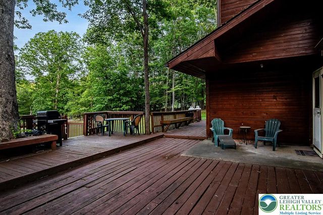 1247 Stony Hollow Circle, Pike, PA 18302