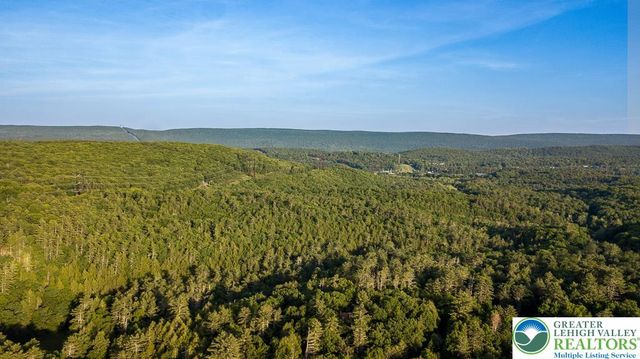 1247 Stony Hollow Circle, Pike, PA 18302