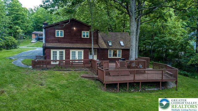 1247 Stony Hollow Circle, Pike, PA 18302