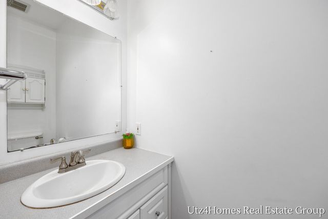 6625 Twin Springs Court NE, Rockford, MI 49341