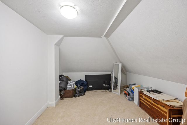 6625 Twin Springs Court NE, Rockford, MI 49341