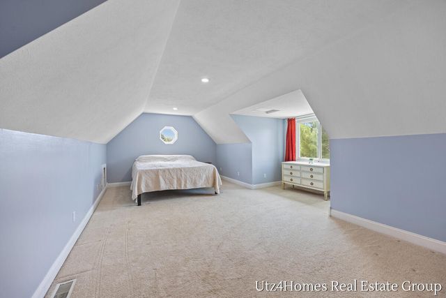 6625 Twin Springs Court NE, Rockford, MI 49341