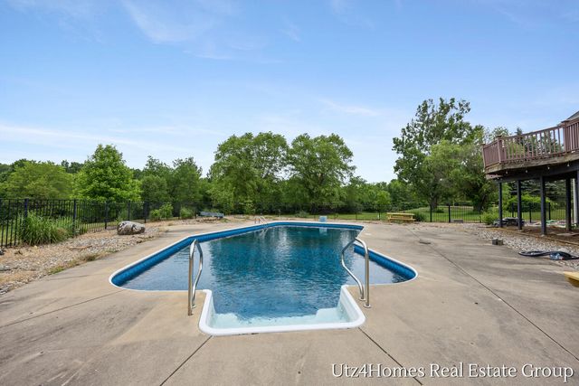 6625 Twin Springs Court NE, Rockford, MI 49341