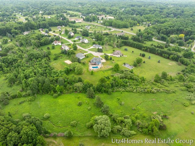 6625 Twin Springs Court NE, Rockford, MI 49341