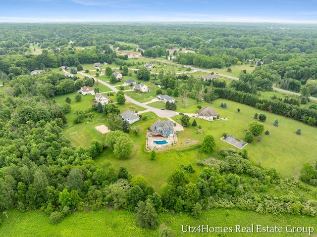 6625 Twin Springs Court NE, Rockford, MI 49341