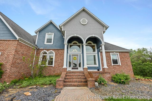 6625 Twin Springs Court NE, Rockford, MI 49341