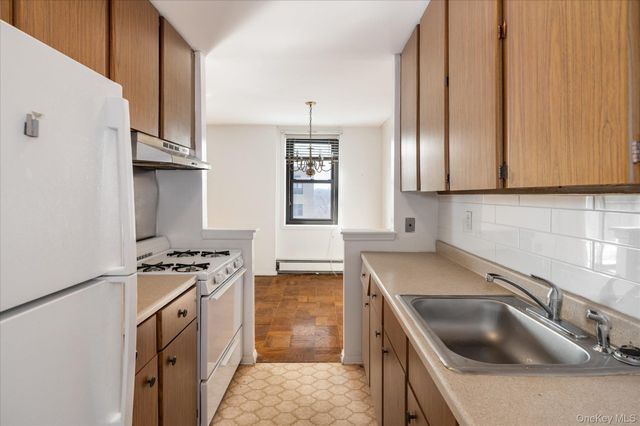 25 Stewart Place 716, Mount Kisco, NY 10549