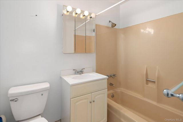 25 Stewart Place 716, Mount Kisco, NY 10549