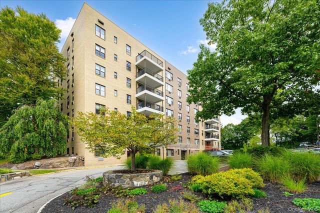 25 Stewart Place 716, Mount Kisco, NY 10549