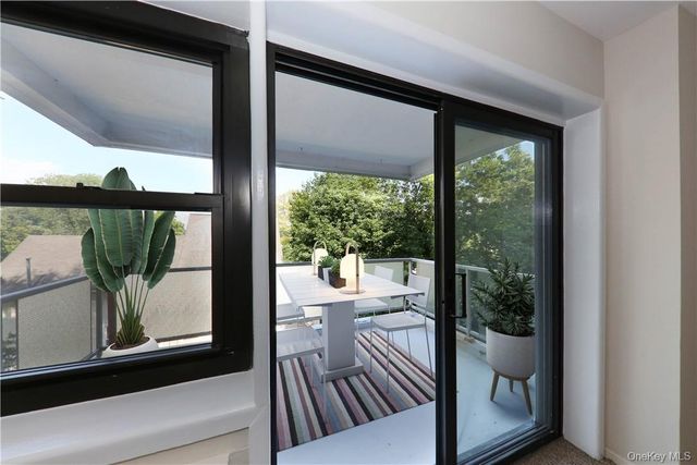 25 Stewart Place 716, Mount Kisco, NY 10549