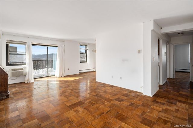 25 Stewart Place 716, Mount Kisco, NY 10549